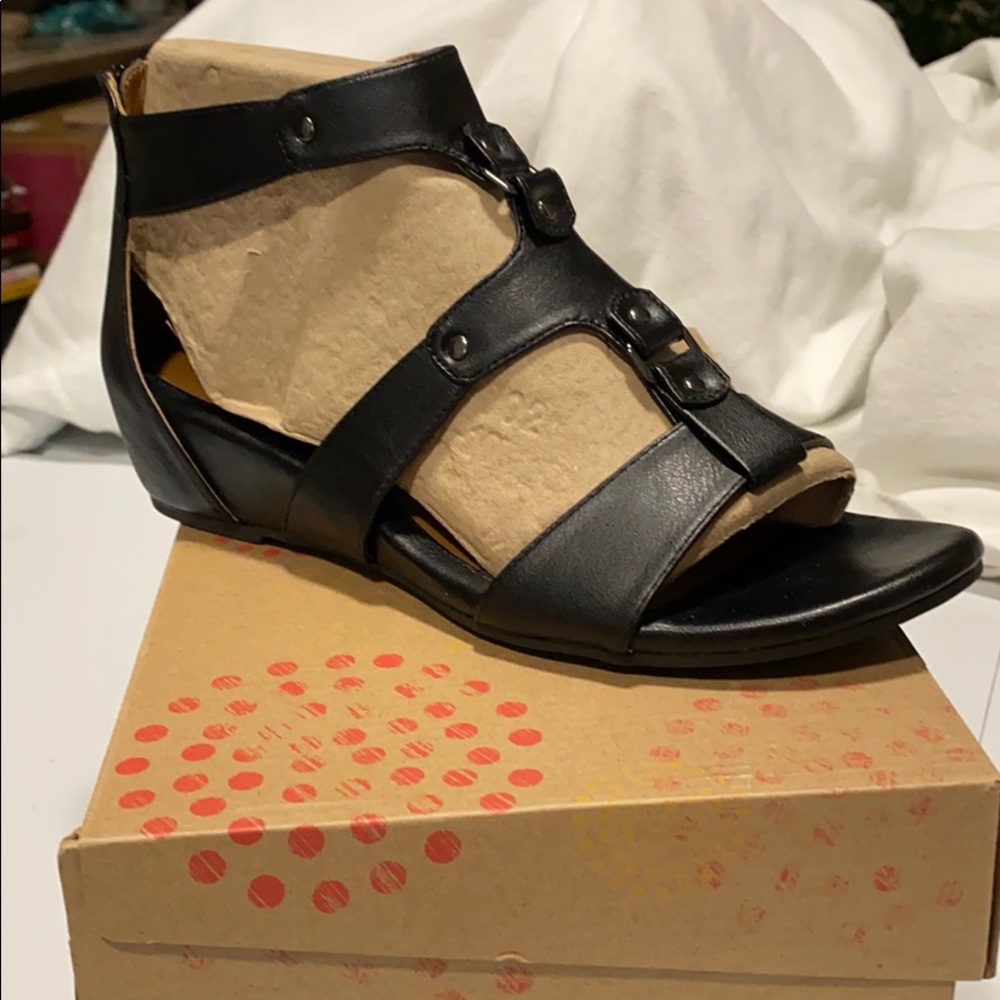 Euro Soft Gladiator Sandals USA 10/Euro 42 M